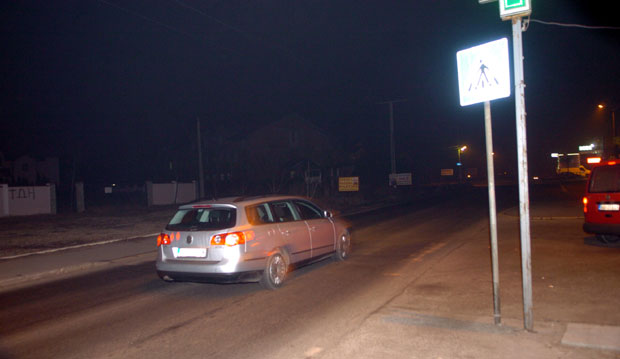 НЕБЕЗБЕДНА СУРЧИНСКА УЛИЦА: Аутомобили јуре, пешаци на мети